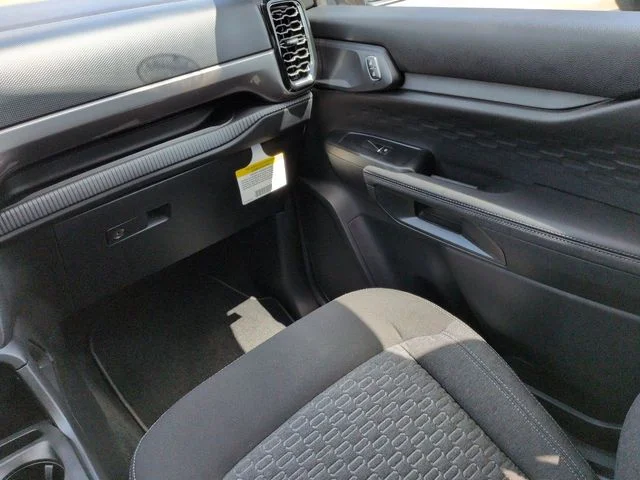 New 2026 Carbonized Gray Metallic Ford XLT image 17