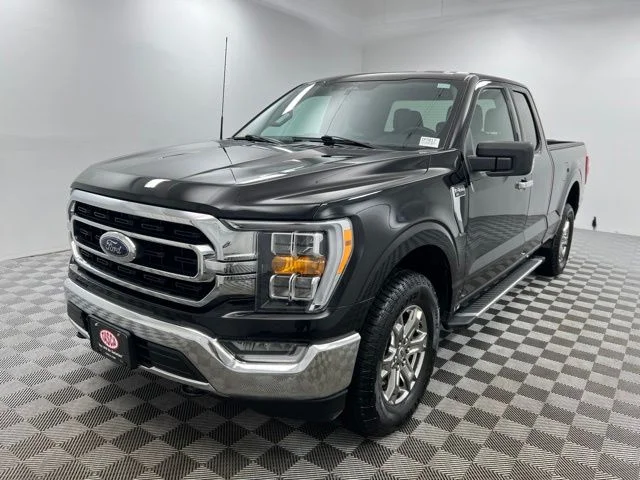 Used 2023 Black Ford XLT image 2