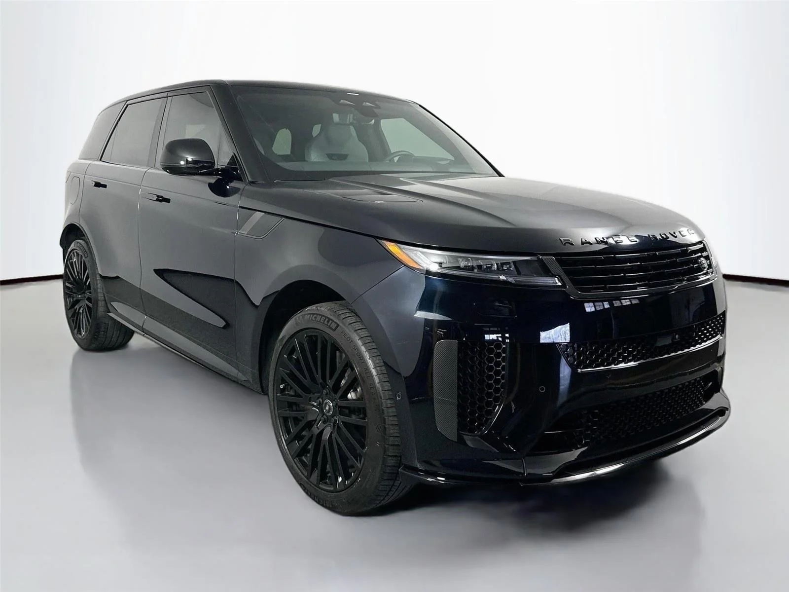 Used 2025 Blue (Dark) Land Rover SV Edition Two image 3