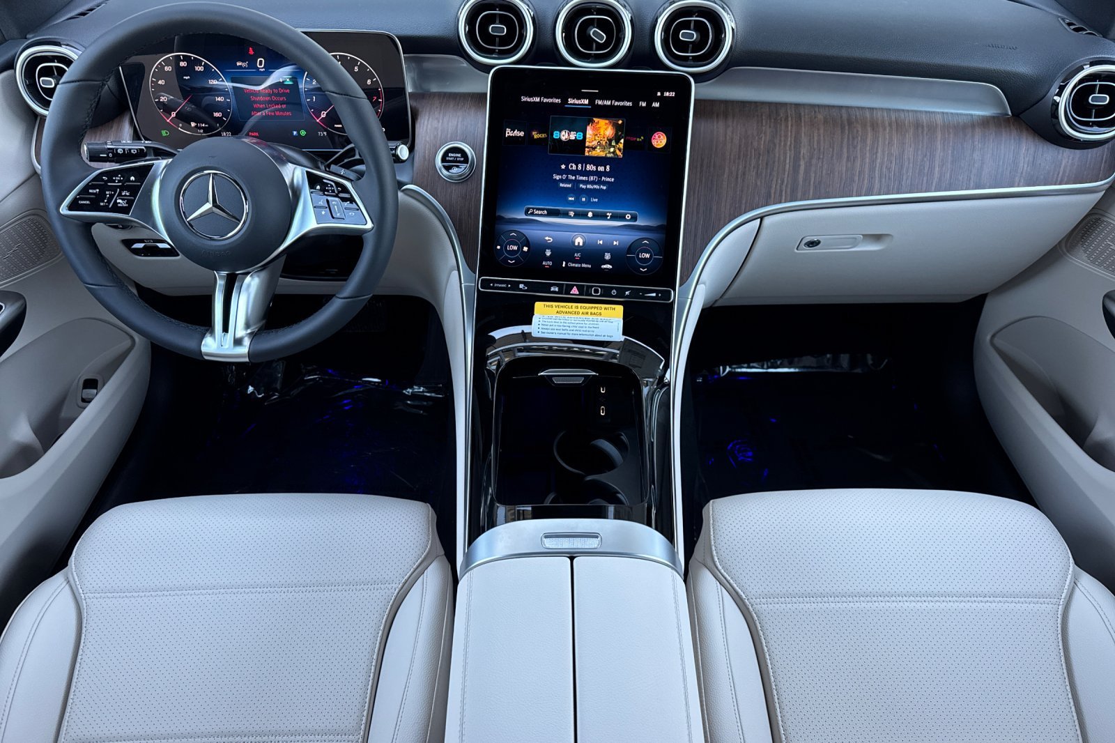 New 2027 Polar White Mercedes-Benz GLC 300 image 2