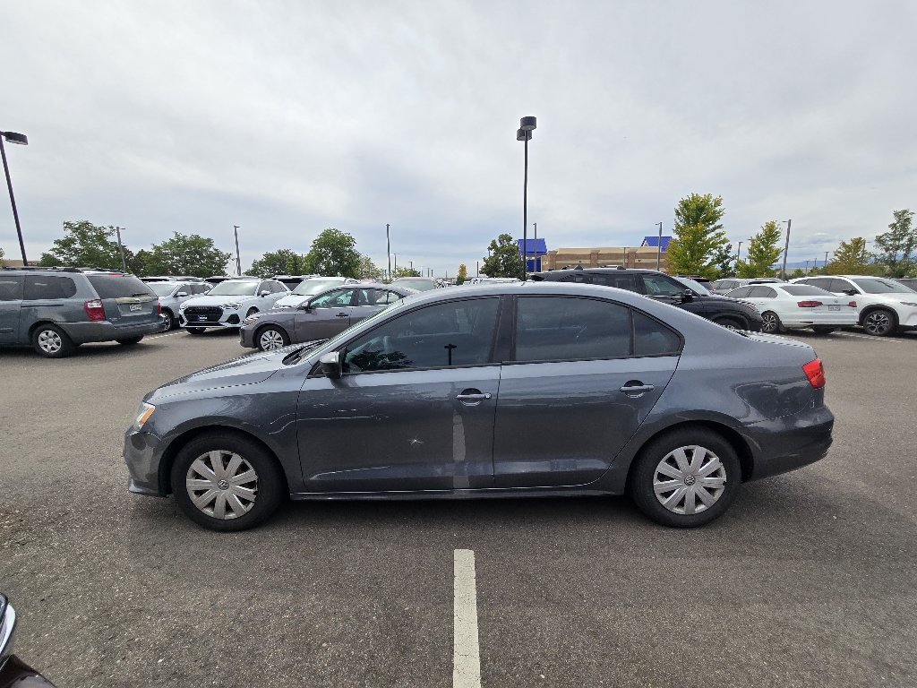 Used 2015 Platinum Gray Metallic Volkswagen 2.0L S image 2