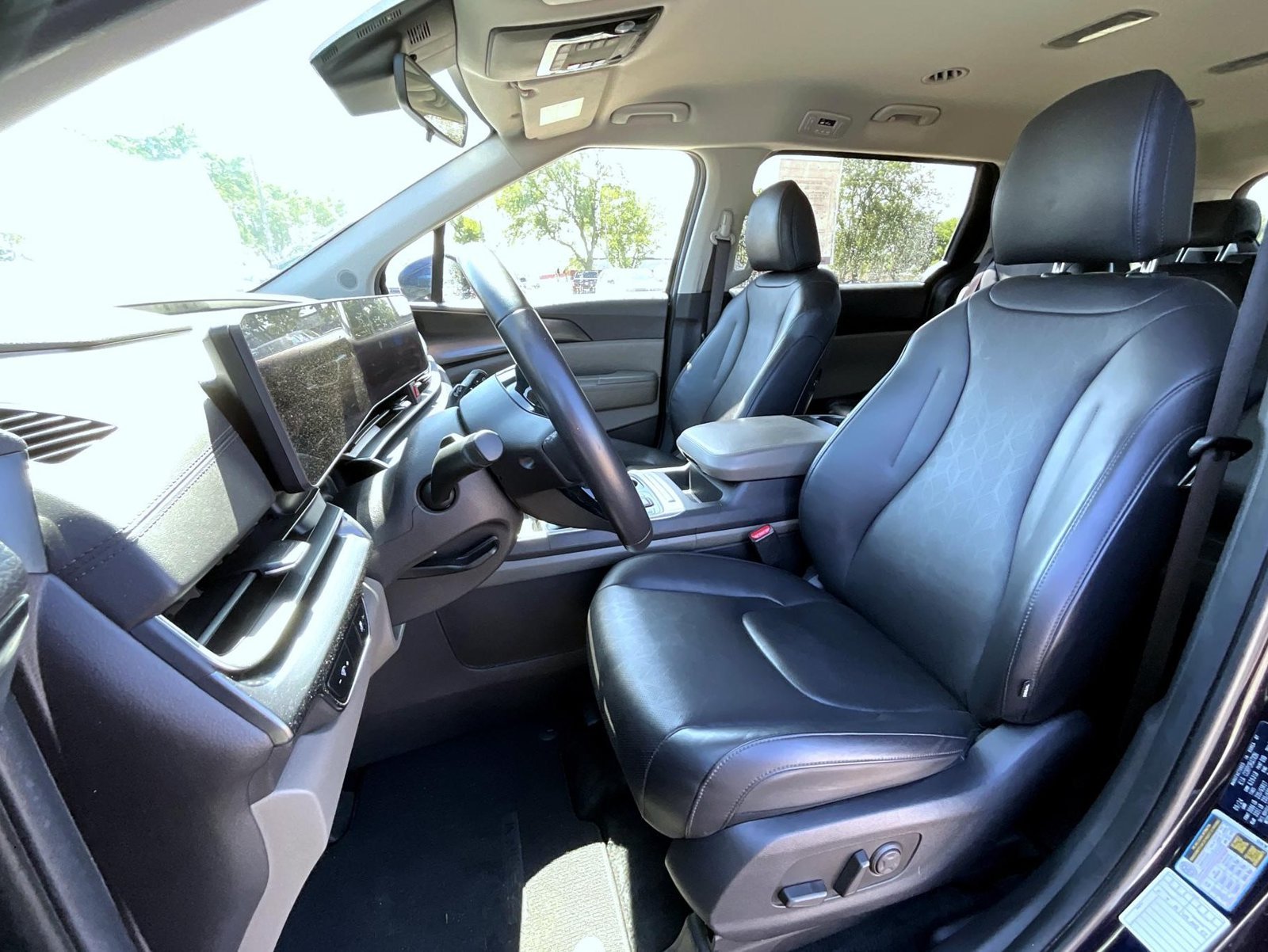 Used 2025 Blue Kia LXS image 11