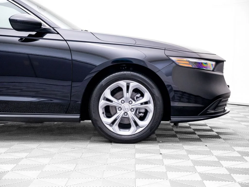 Certified Used 2023  Honda LX image 32