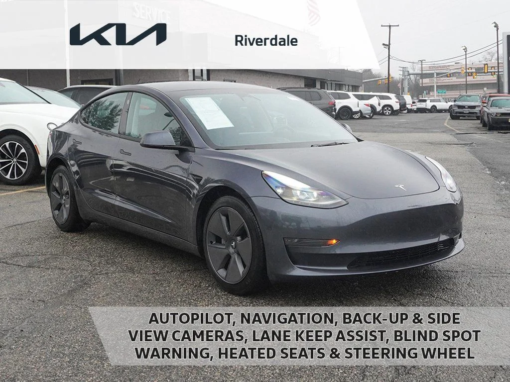 2023 Tesla Model 3 -'s photo