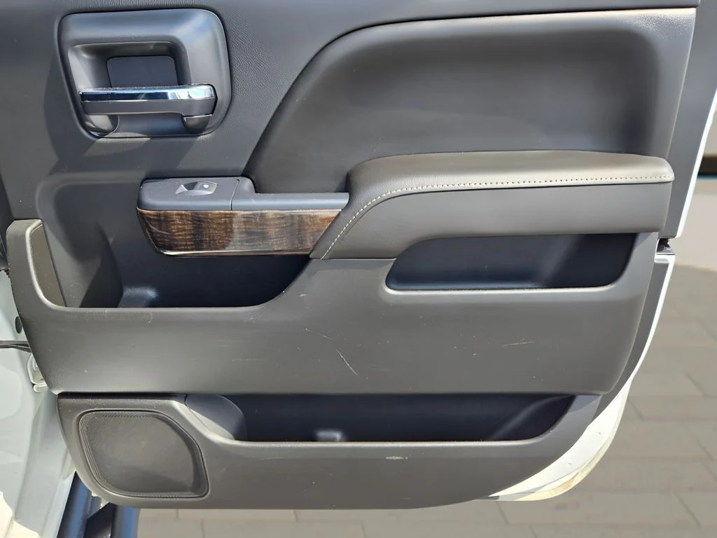 Used 2015 White GMC Denali image 13