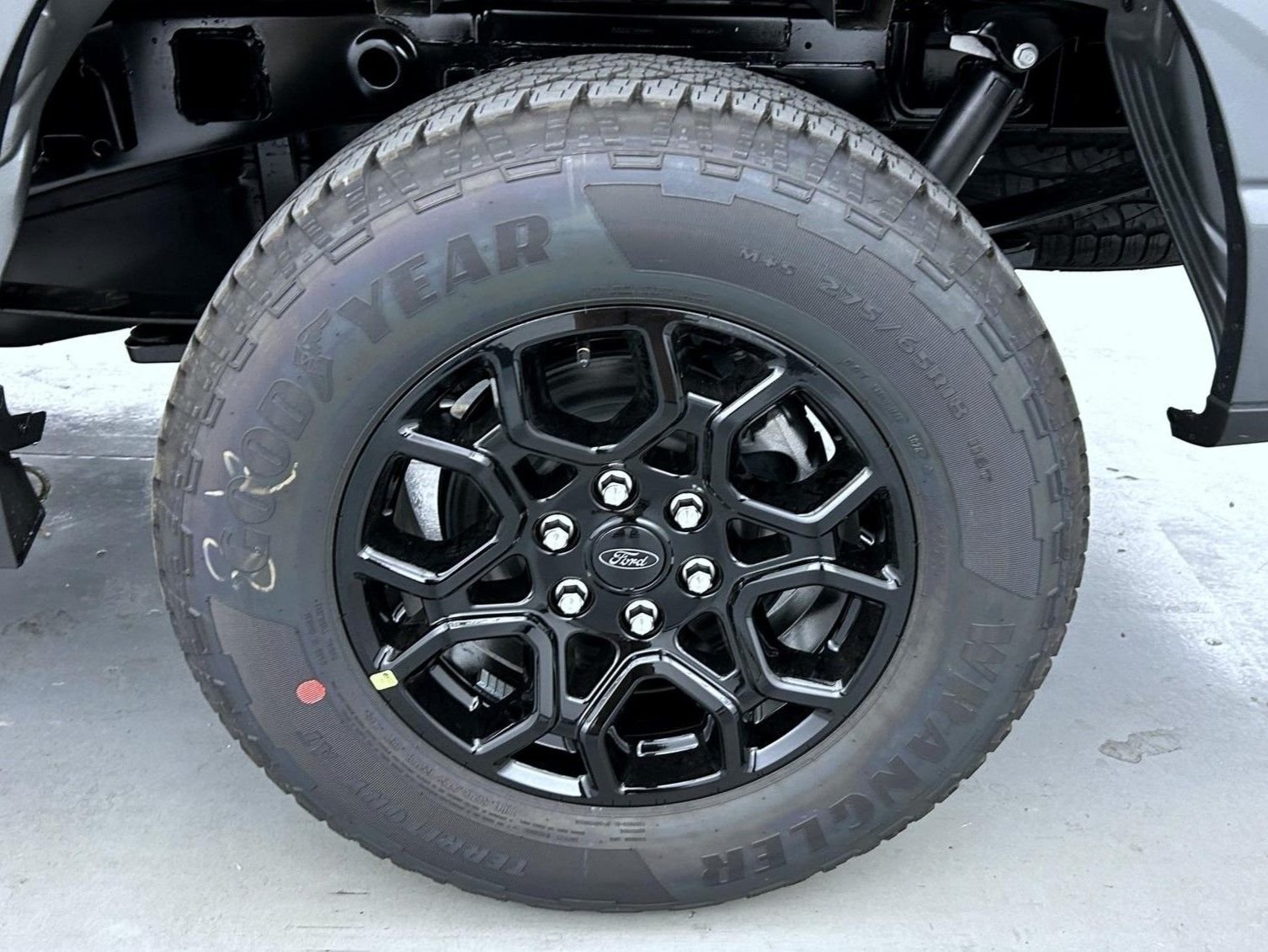 New 2026 Carbonized Gray Metallic Ford XLT image 23