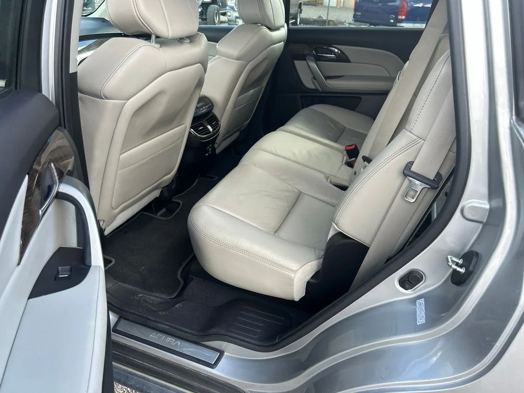 Used 2010 Palladium Metallic Acura 3.7L Advance Package image 14