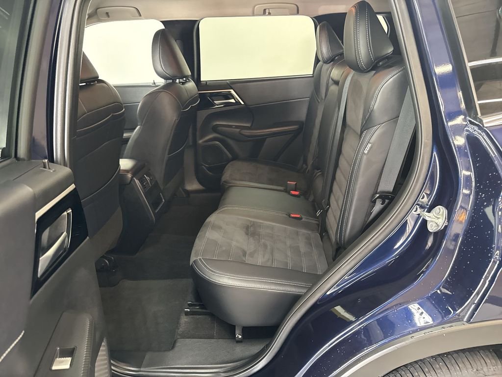 Used 2024 Cosmic Blue Metallic Mitsubishi SE image 16