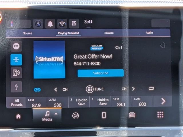 Used 2024 White Jeep Latitude image 18