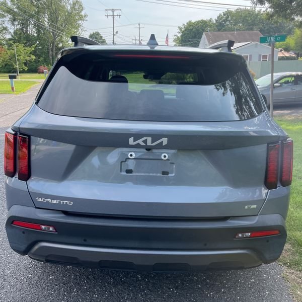 Used 2023 Silver Kia X-Line S image 2