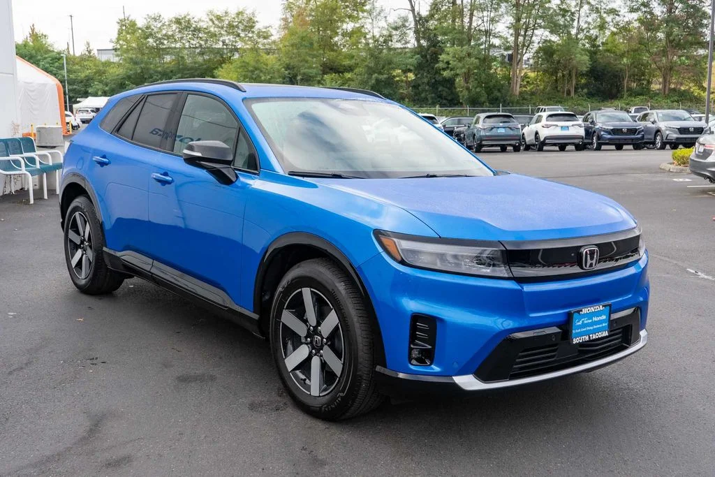 New 2026 Pacific Blue Metallic Honda Touring image 4