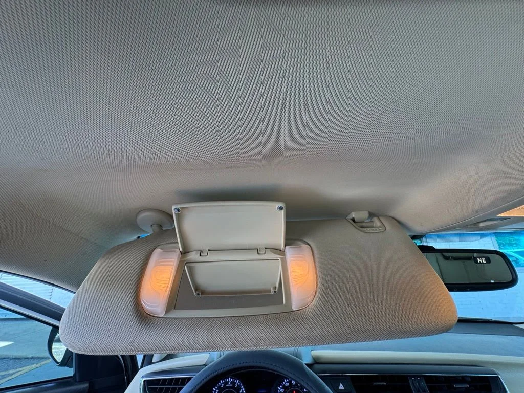 Used 2015  Toyota XLE Premium image 35