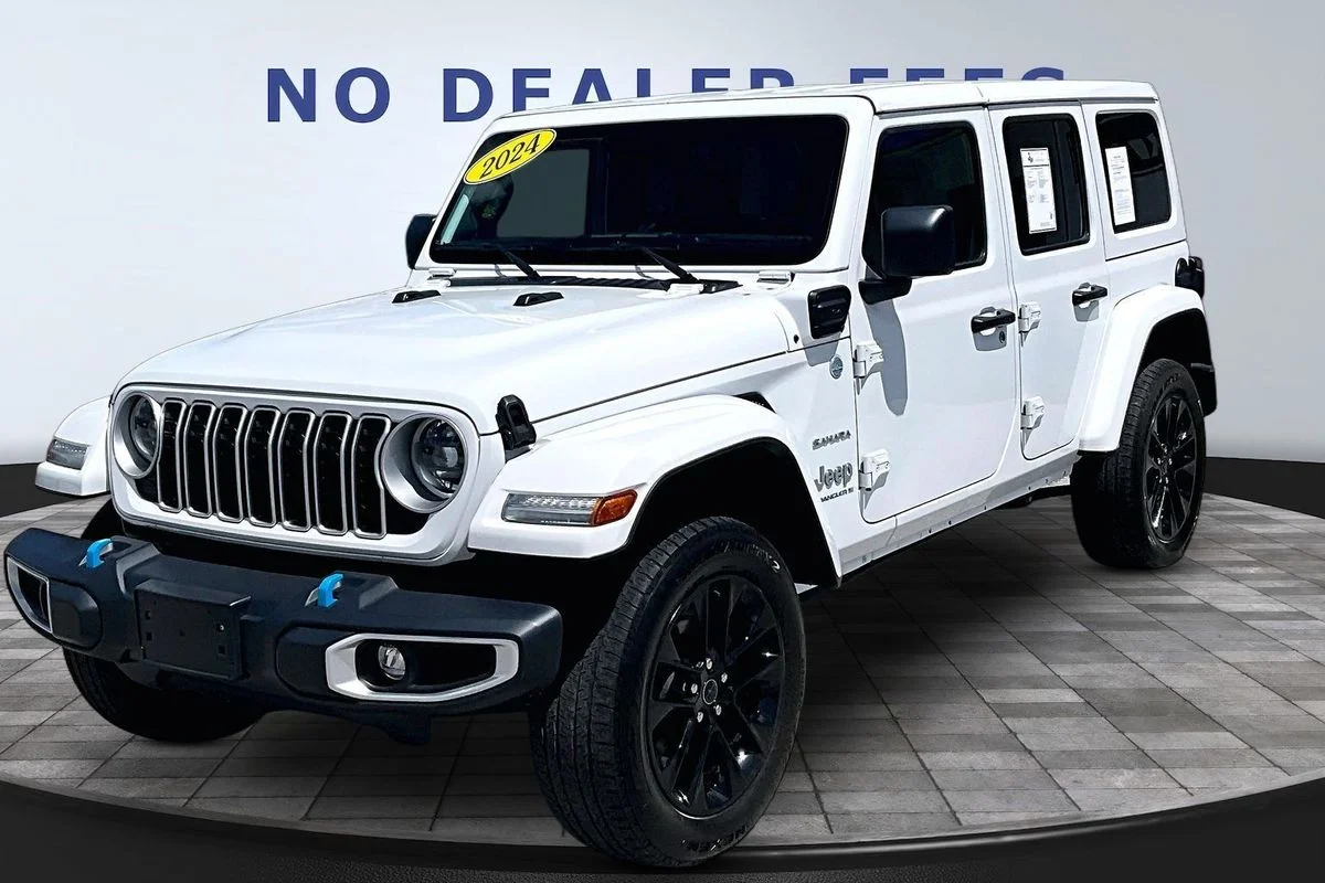 Used 2024  Jeep Sahara 4xe image 1