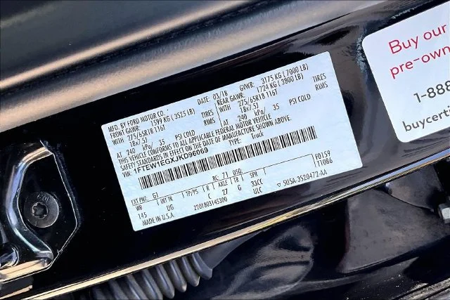 Used 2018 Shadow Black Ford XLT image 30