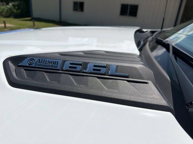 Used 2025 Summit White Chevrolet LTZ image 7