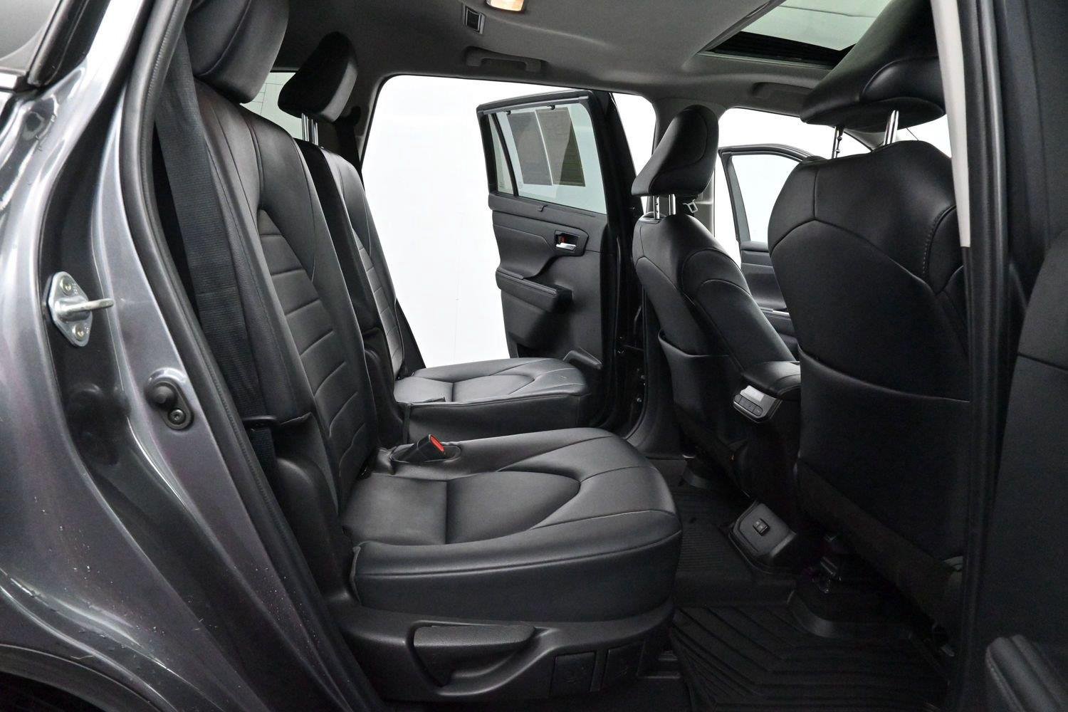 Used 2022 Magnetic Gray Metallic Toyota XLE image 37