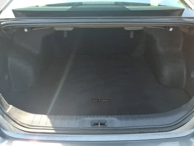 Used 2024  Nissan 2.5 SR image 21
