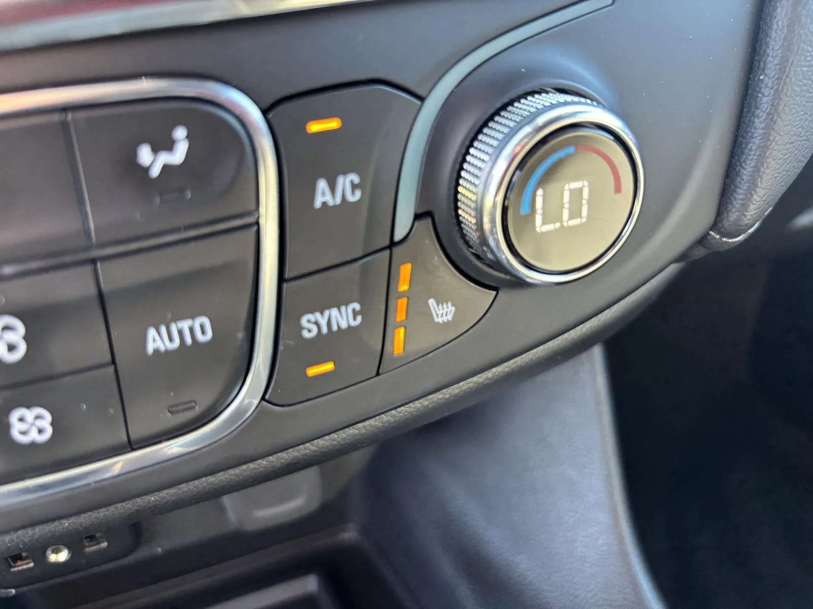 Used 2023 Mosaic Black Metallic Chevrolet LT Cloth image 27