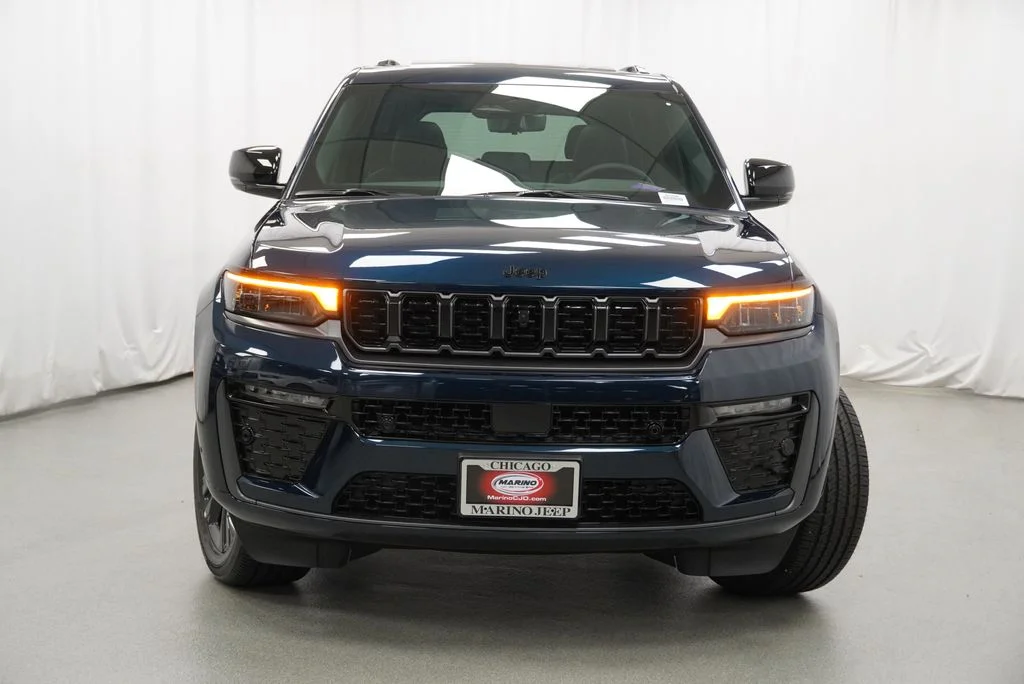 New 2027 Fathom Blue Pearl-Coat Paint Jeep Limited Reserve image 7