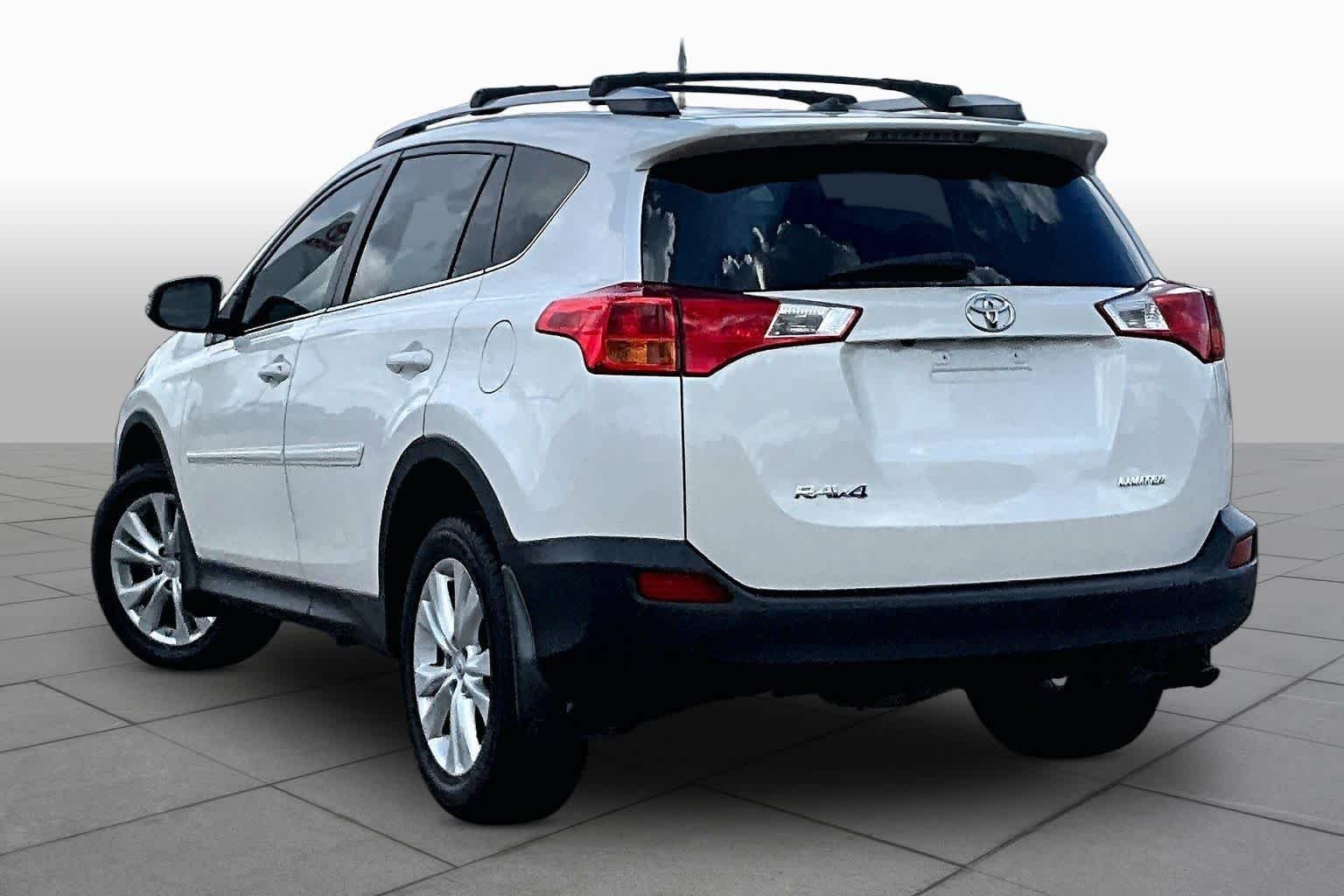 Used 2013 Blizzard Pearl Toyota Limited image 12