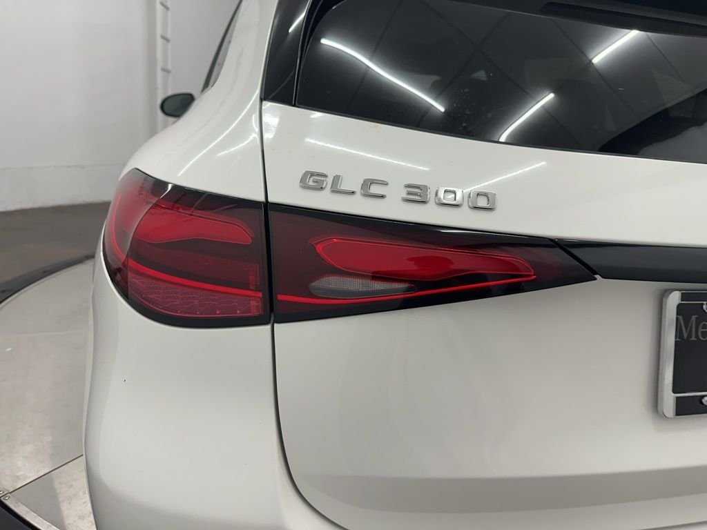 New 2026 Polar White Mercedes-Benz GLC 300 image 30
