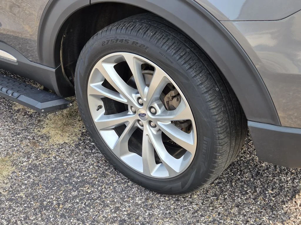Used 2021 Gray Metallic Ford Platinum image 9