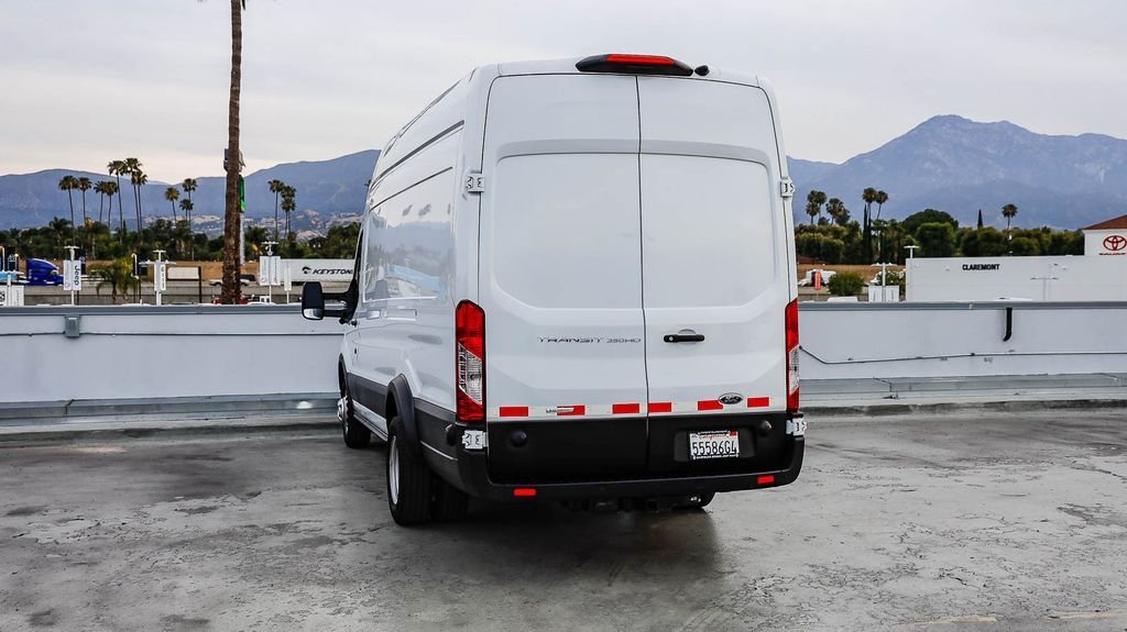 Used 2024 Oxford White Ford Base image 7