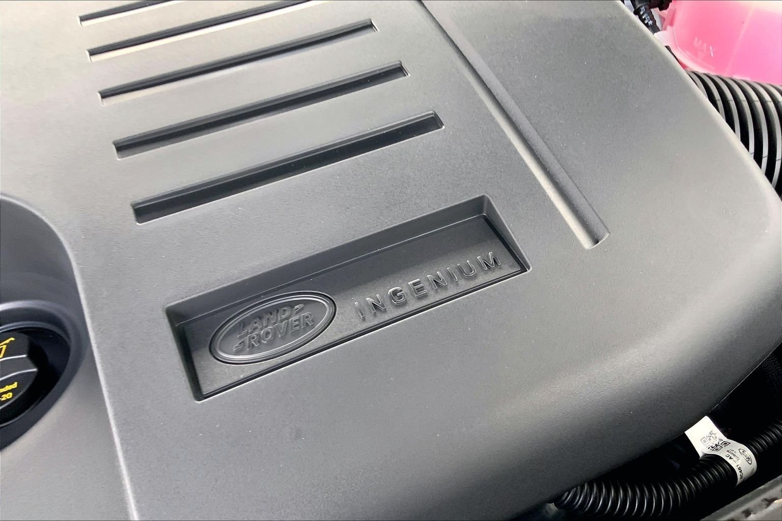 New 2026 Fuji White Land Rover Dynamic SE image 17