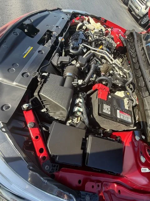Used 2022 Red Nissan 2.5 SR image 17