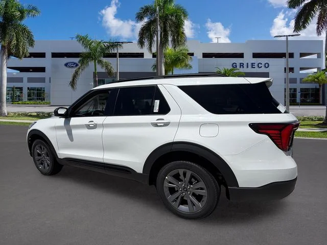 New 2026 Star White Metallic Tri-Coat Ford Active image 9