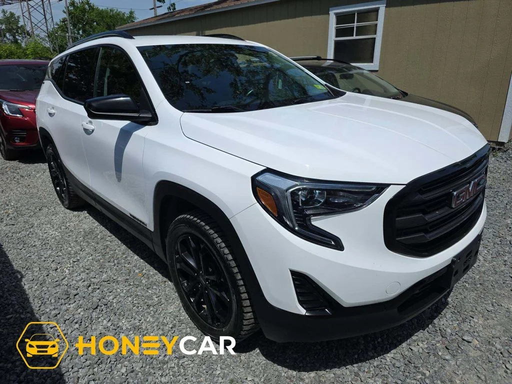 Used 2021 White GMC SLE image 1