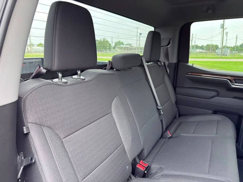 Used 2025 Cypress Gray Chevrolet LT image 29