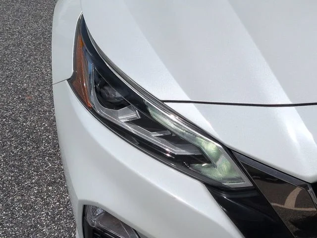 Used 2019 White Nissan 2.5 SR image 10