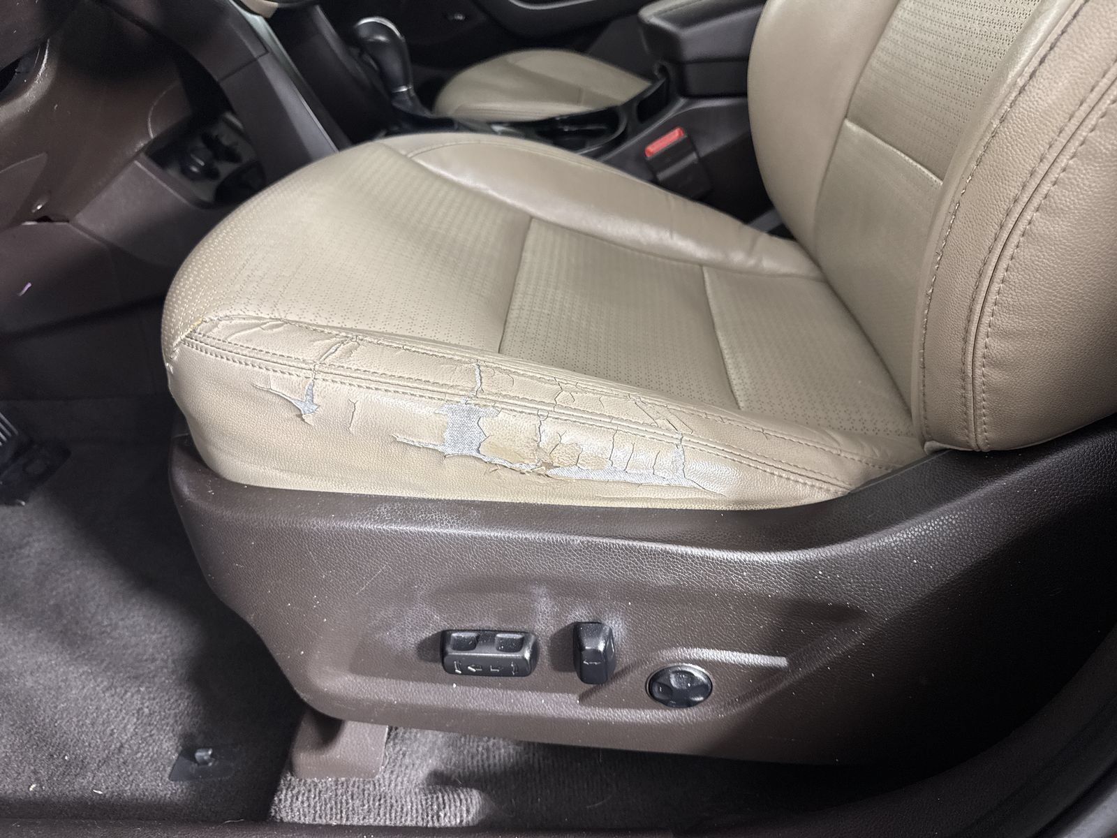 Used 2014 Serrano Red Hyundai  image 12