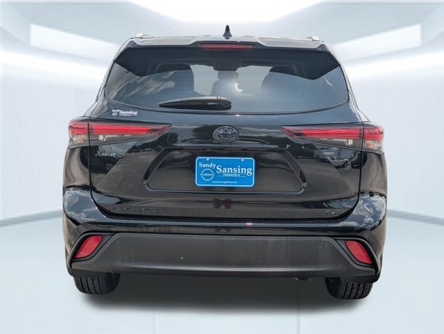 Used 2024 Black Toyota XLE image 5