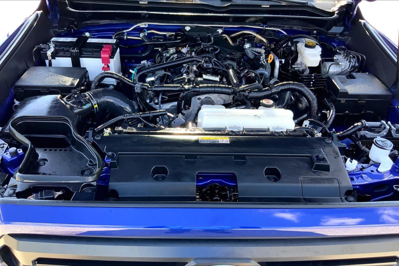 Used 2025 Blue Crush Metallic Toyota SR5 image 31