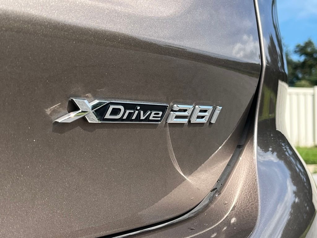 Used 2020 Beige BMW xDrive28i image 13