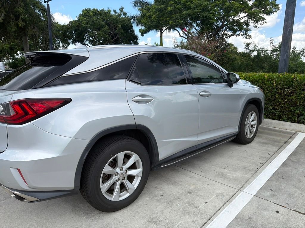 Used 2017  Lexus  image 4