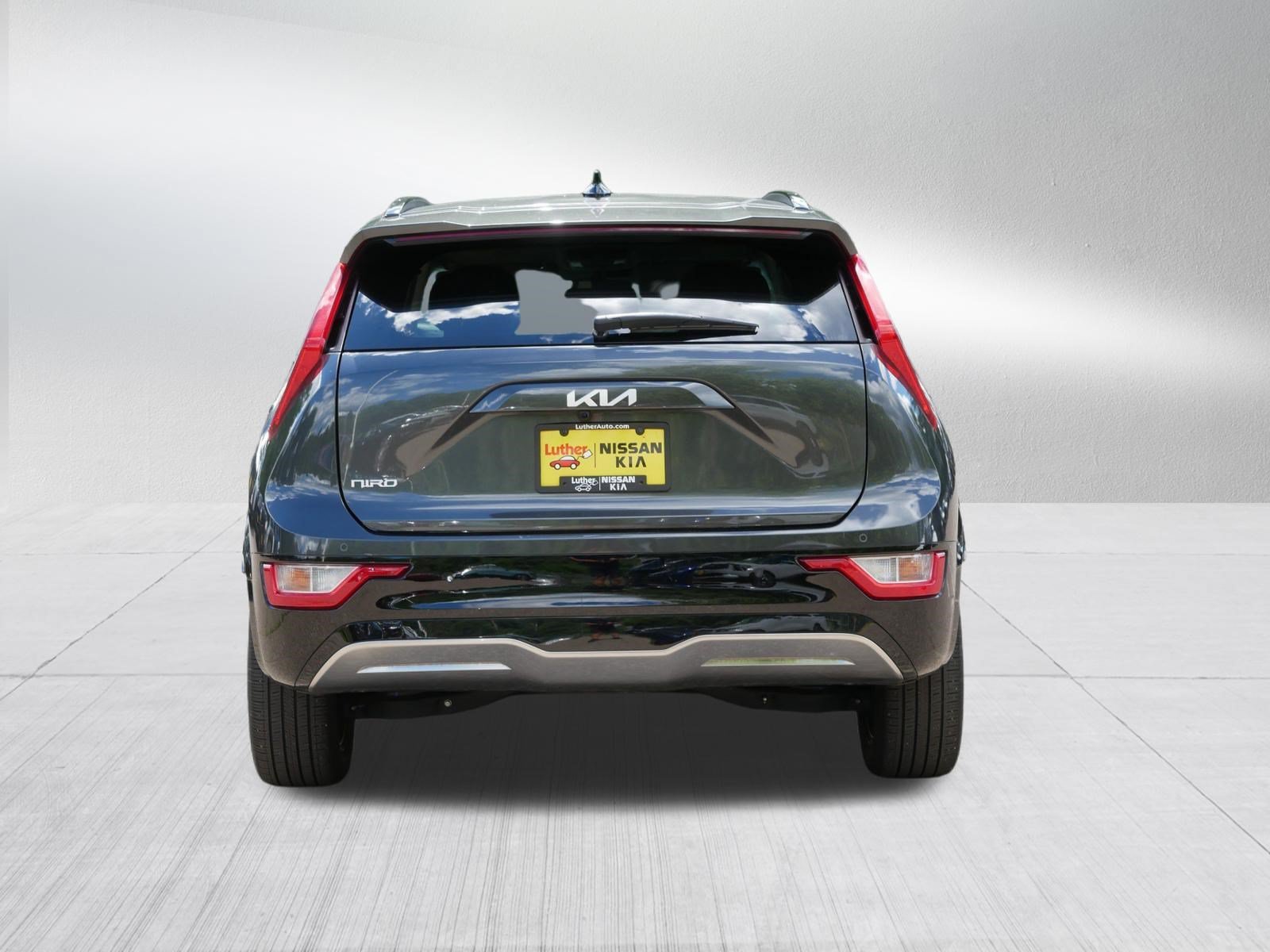 Used 2024 Graphite Gray Kia Wind image 6