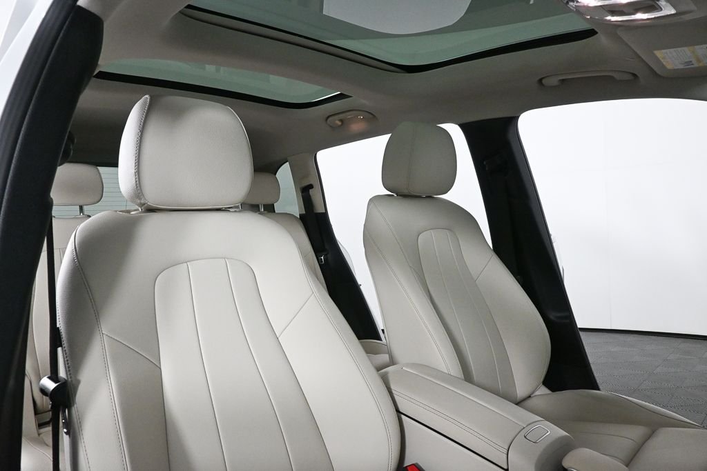 Used 2021  Mercedes-Benz GLB 250 image 22