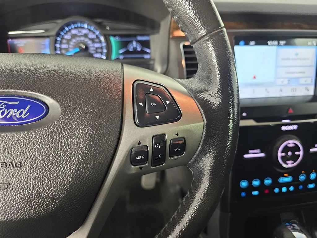 Used 2018 Blue Ford Limited image 22