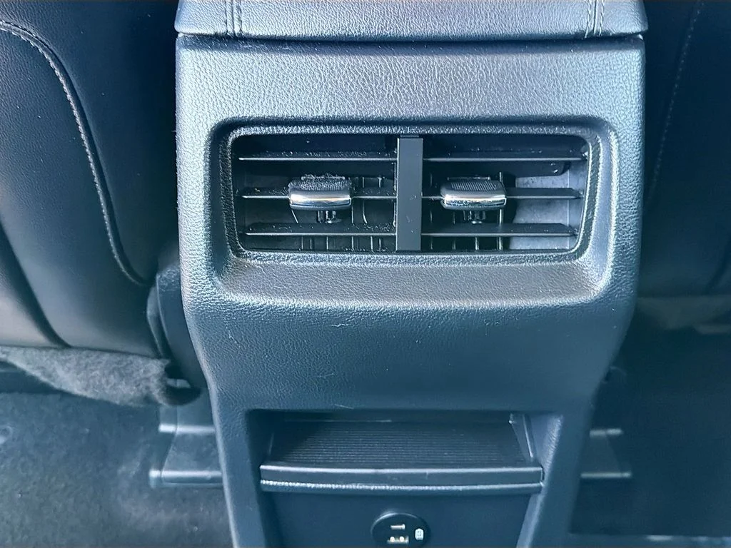 Used 2022 White Ford SEL image 18