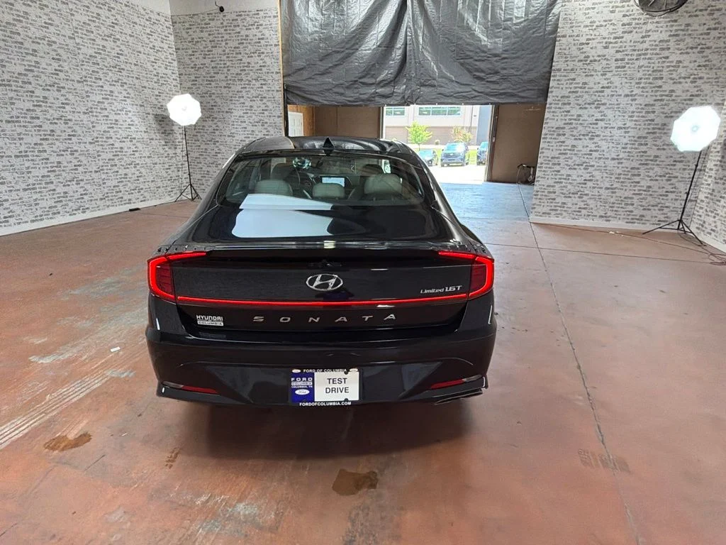 Used 2022 Black Hyundai Limited image 6