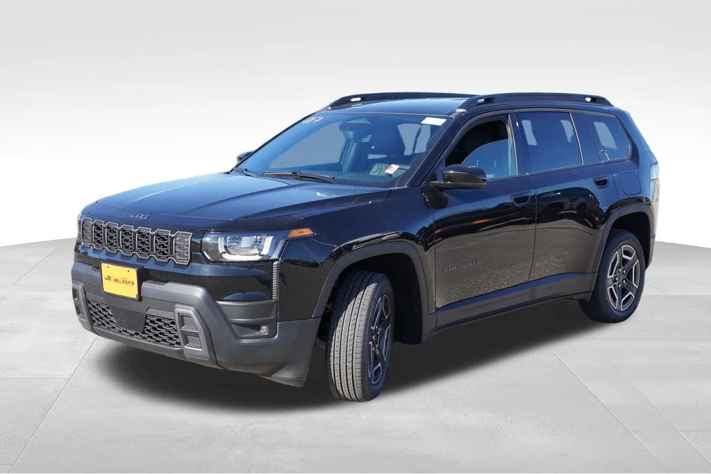 New 2026 Diamond Black Crystal Pearl-Coat Exterior Paint Jeep Limited image 7