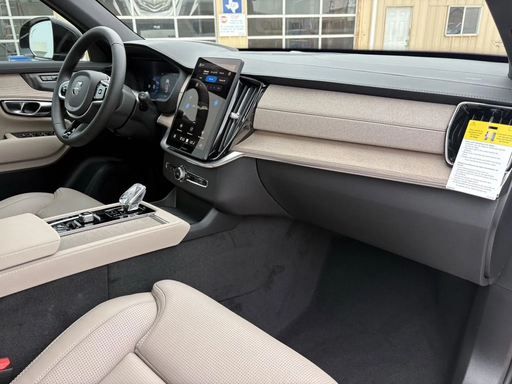 New 2026 Onyx Black Volvo Ultra image 31