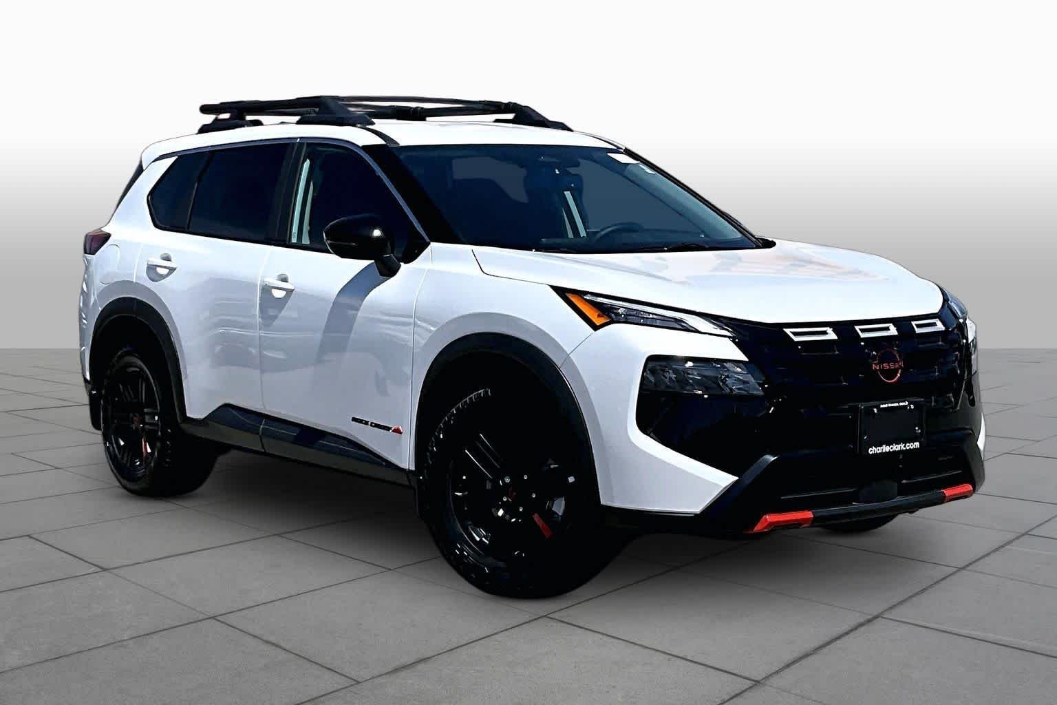 Used 2026 Everest White Pearl Tricoat Nissan Rock Creek image 2