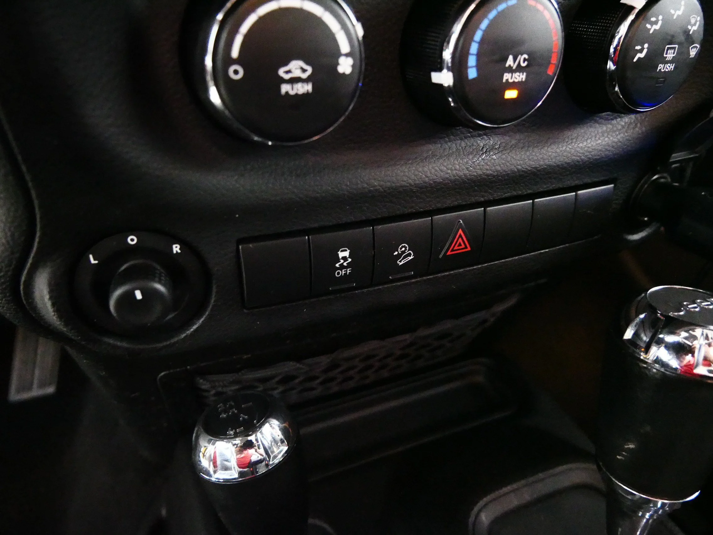 Used 2013 Dune Jeep Sport image 30