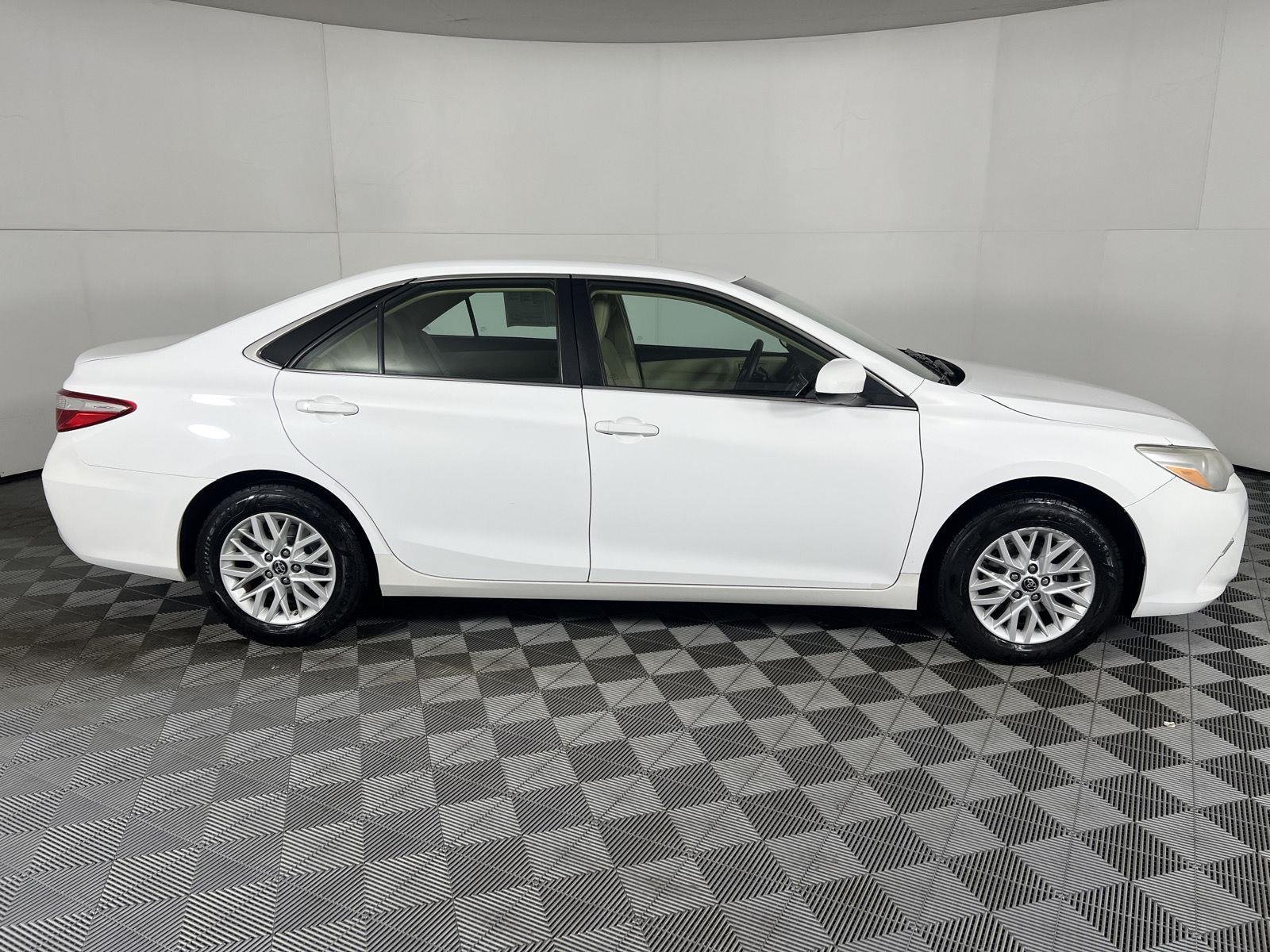 Used 2017 Super White Toyota XSE image 10