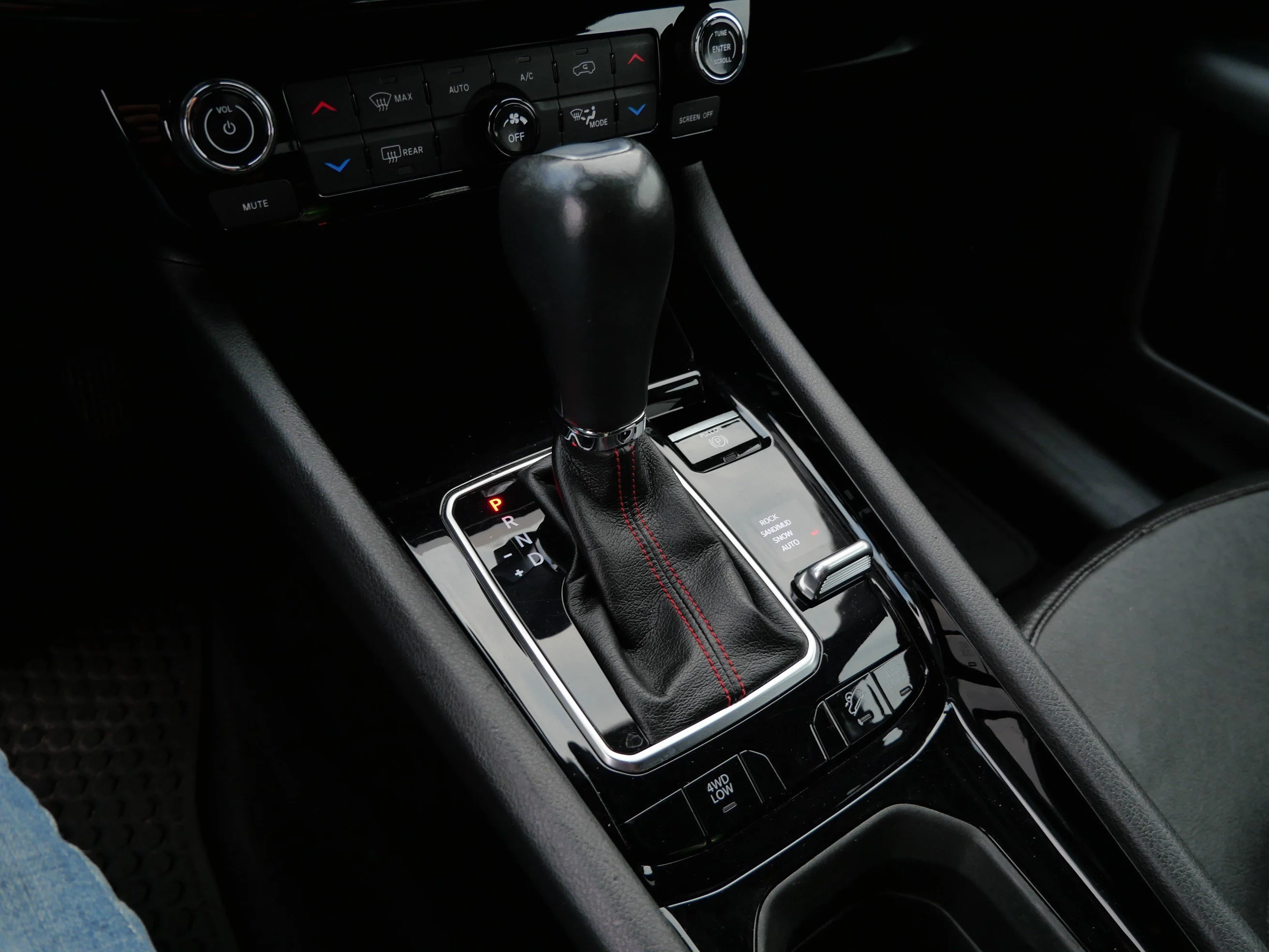 Used 2023 Bright White Clearcoat Jeep Trailhawk image 24