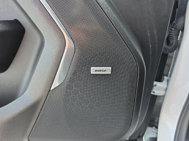 2023 GMC Yukon SLT - Photo 18